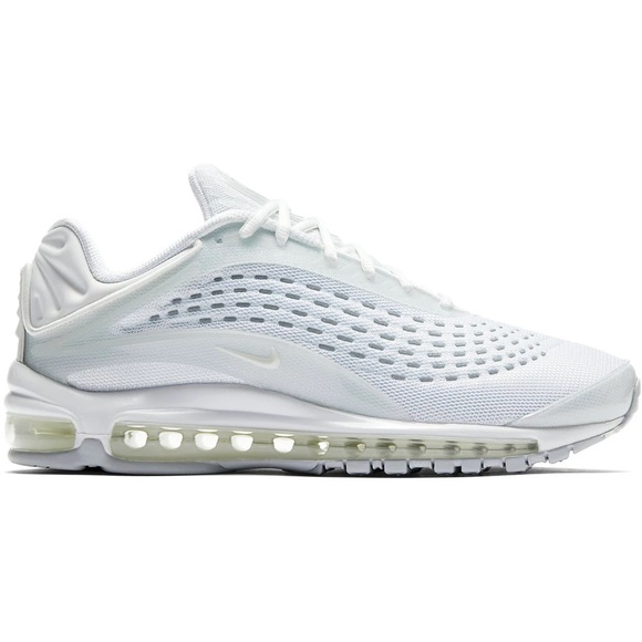 Nike Shoes - 👟 Nike Air Max Deluxe 👟